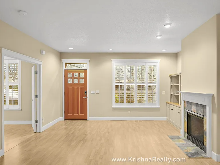 491 NE 63rd Way — Photo 8