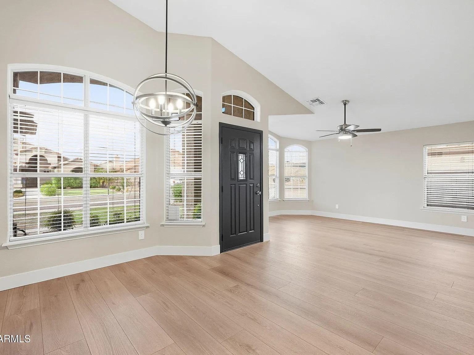 3 bed, 2.0 bath, 2179 sqft, $3,000 — Photo 3