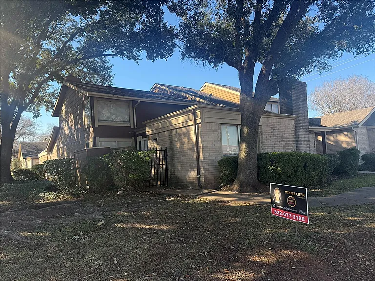 8498 Dairy View Ln — Photo 1