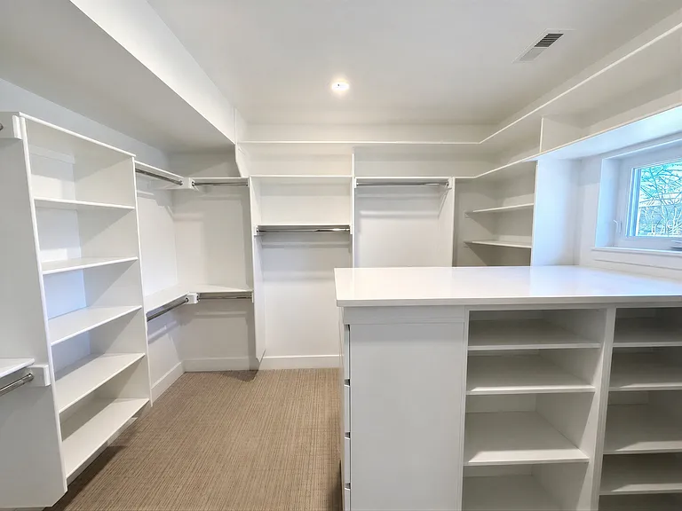 2037 Hooker St #L — Photo 22