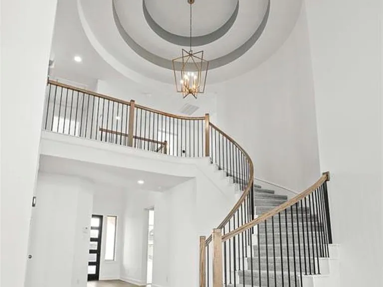 8706 Gleaming Village Way — Photo 2