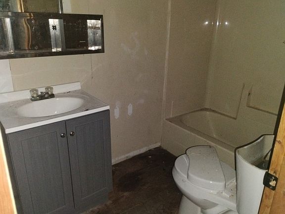 5th image of 505 N Broadway St