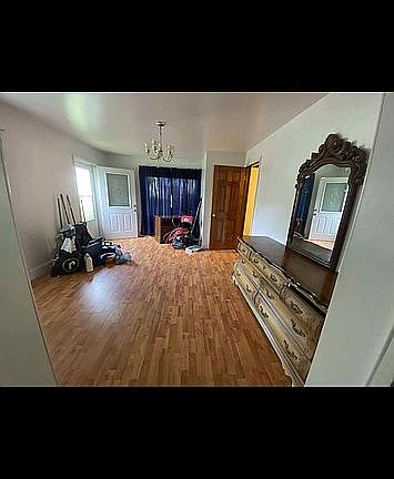 4th image of 98 Cardinal Dr