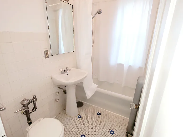 6970 Sheridan — Photo 20