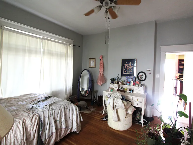 downstairs bedroom (reserse view)
