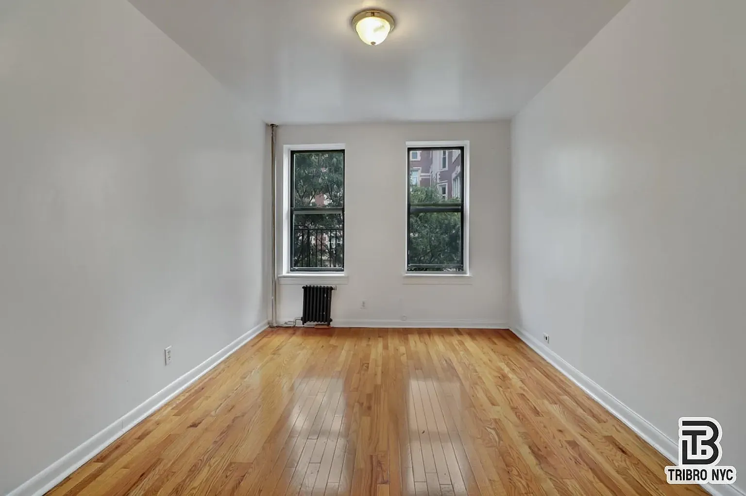863 Hunts Point Avenue — Photo 1