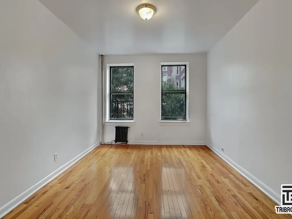 863 Hunts Point Ave #3A