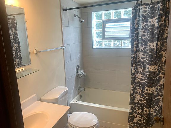 5th image of 344 Grove Ave #201