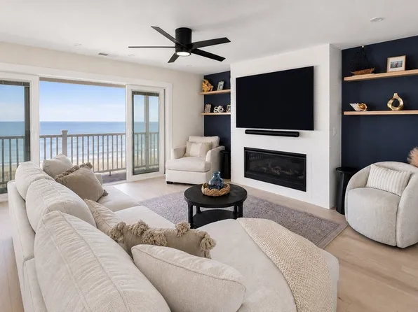 89 Atlantic Ave Unit 2, Salisbury, MA 01952