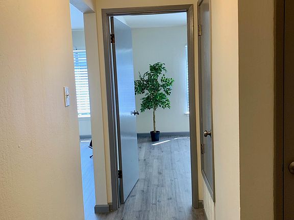 5th image of 250 Hartford St APT 1