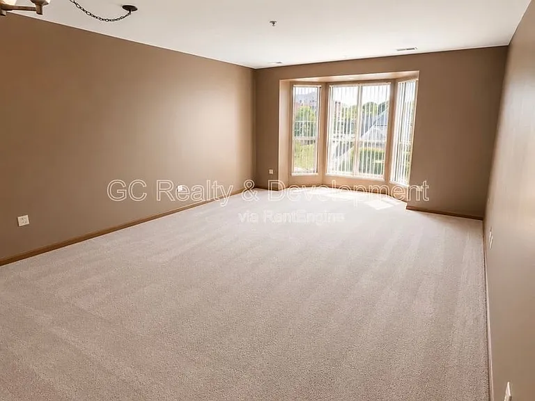 57 E Hattendorf Ave #301 — Photo 3