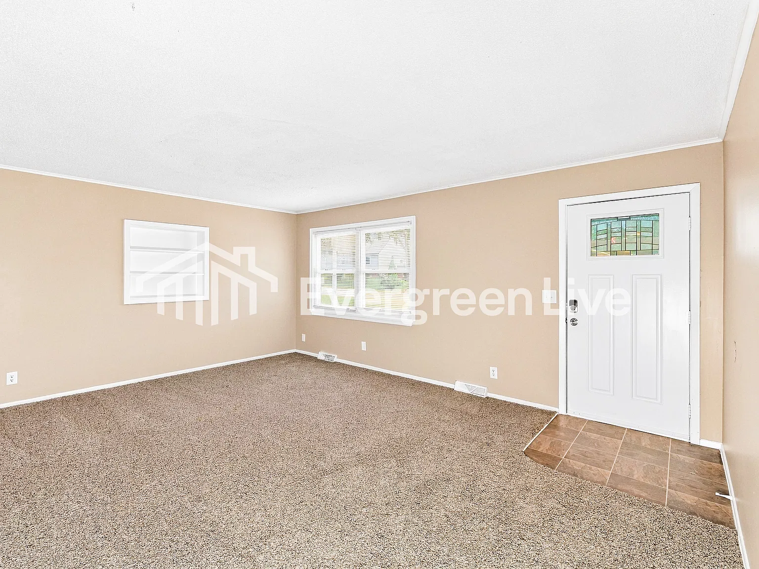4 bed, 1.5 bath, 1685 sqft, $1,845 — Photo 2