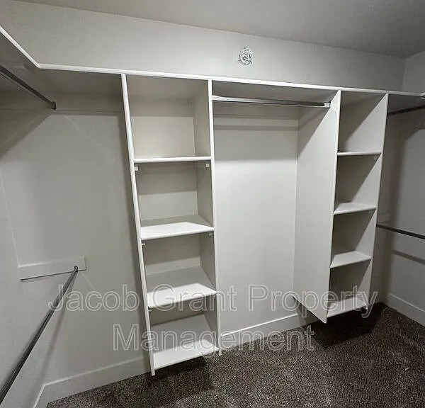 826 E Sunnyside Rd #4 — Photo 19