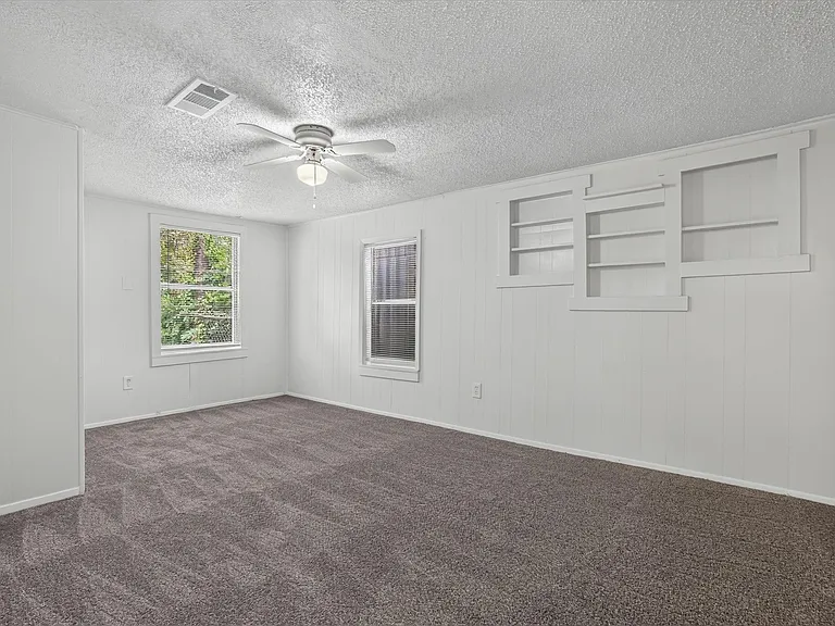 5301 Scoggins St — Photo 28