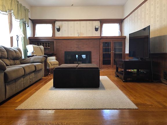 3rd image of 525 7th St