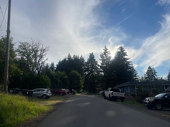 5th image of 207 Satsop Ave