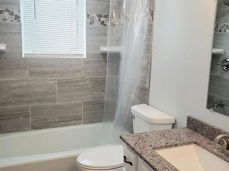 1011 Columbus St #1/2 — Photo 11