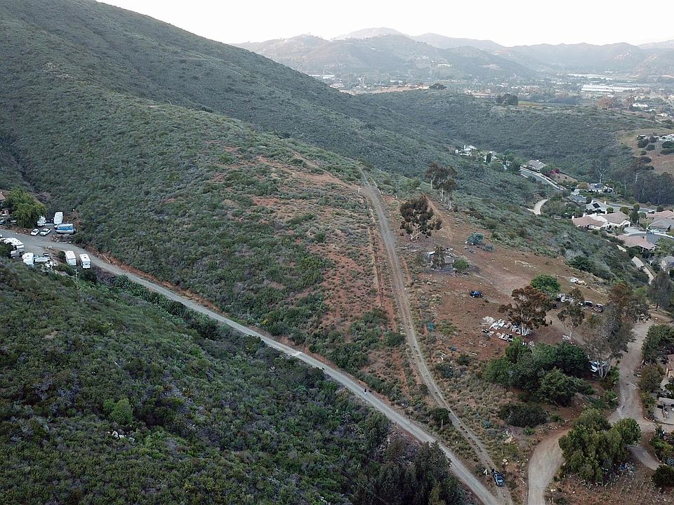 2nd image of N Twin Oaks Valley Rd