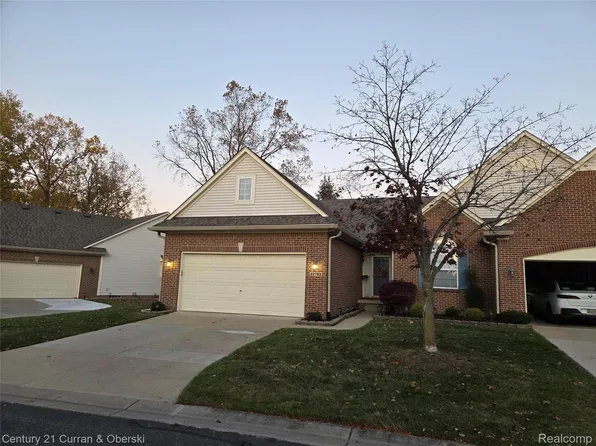 22763 Coachlight Cir #68, Taylor, MI 48180
