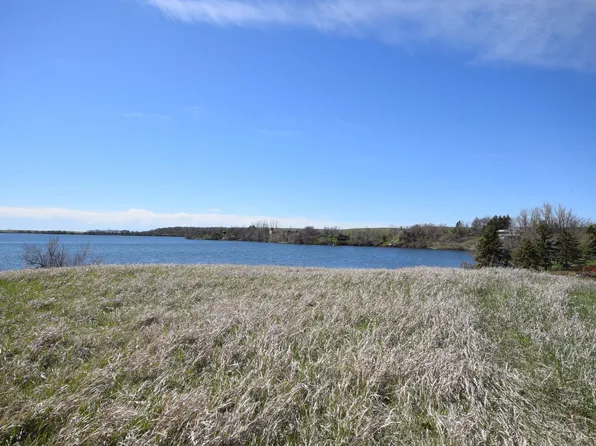 5-7 Nine Mile Rd, Veblen, SD 57270