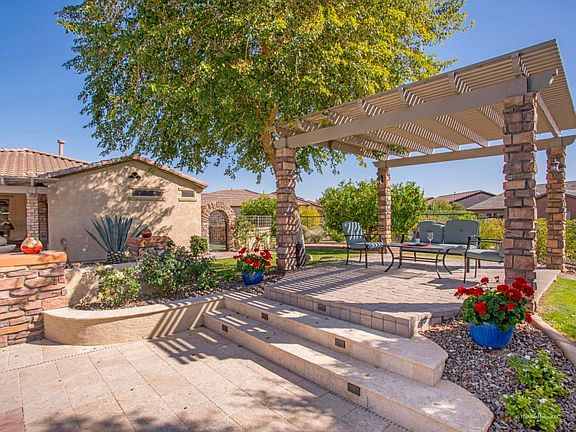 5_Raised Viewing Deck with Pergola