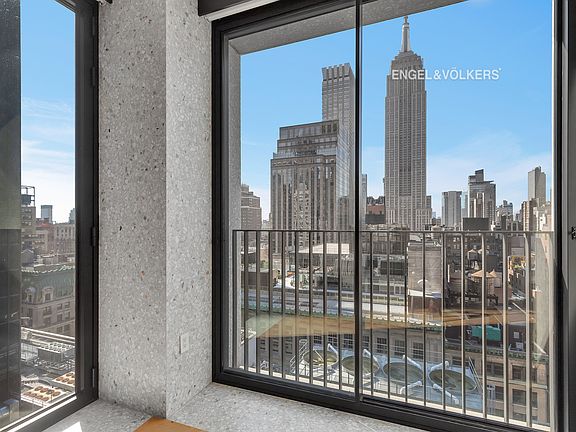 4th image of 16 W 40th St APT 22D