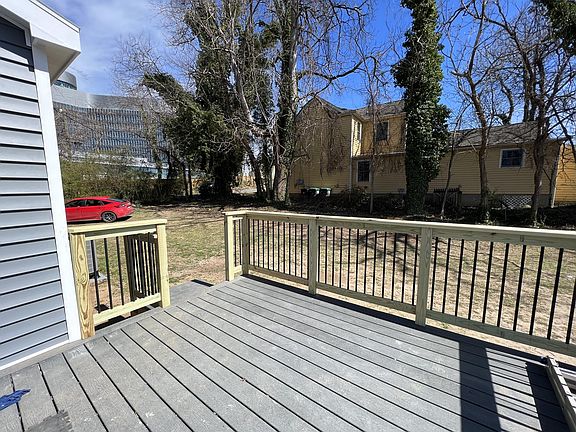 3rd image of 1008 Grove St #C