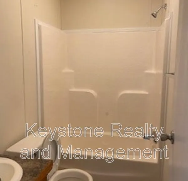 721 Trevor Ln — Photo 6