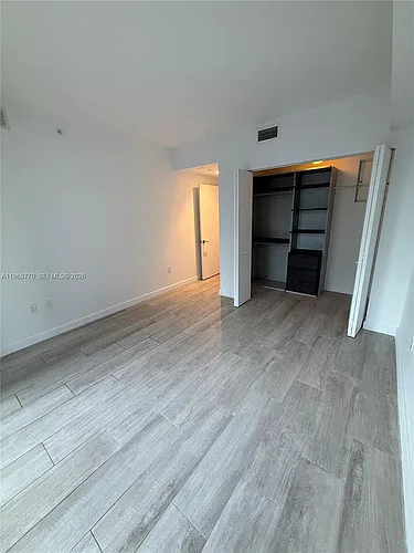 45 SW 9th St #1004 Photo 1