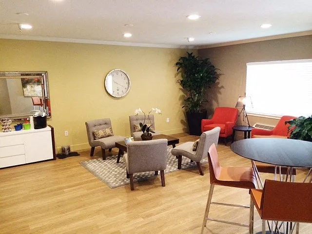 DAVINCI APARTMENTS — Photo 31