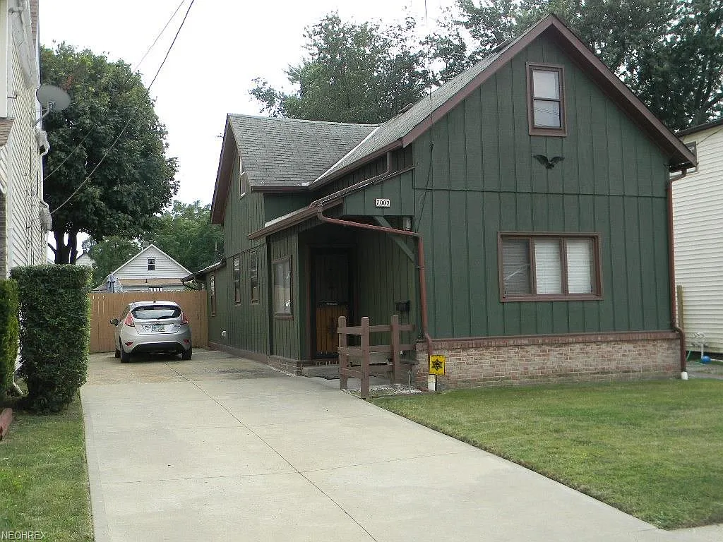 7002 Kazimier Ave photo 1