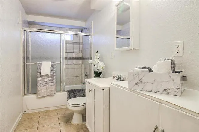 380 N 13th St #6 — Photo 7