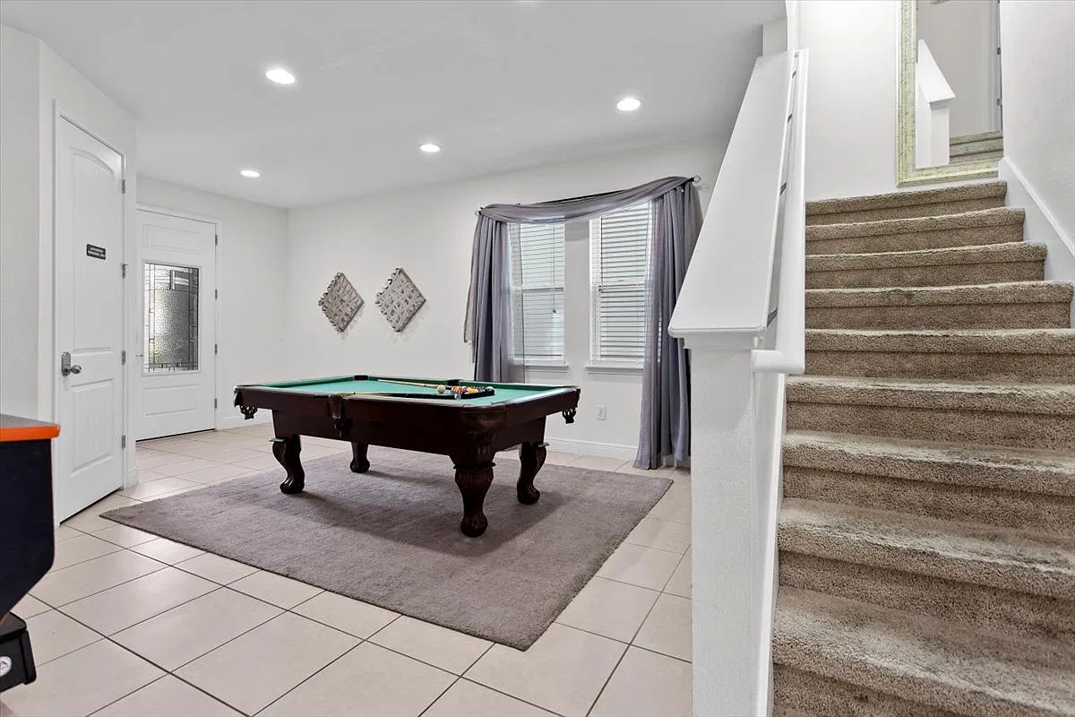 6 bed, 2900 sqft, $4,500 — Photo 4