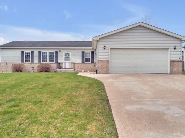 339 Azalea Ln, Lowell, IN 46356