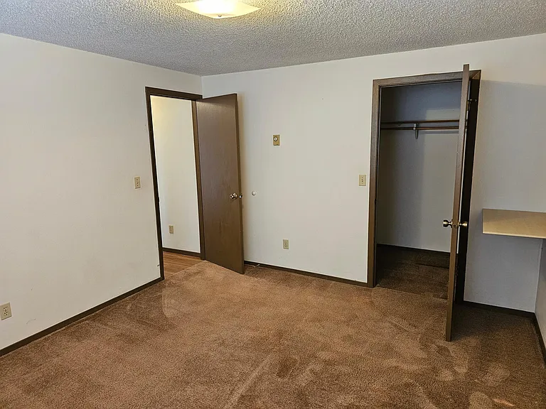 1143 Park Dr — Photo 10