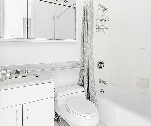 4th image of 393 W 49th St APT 5BB