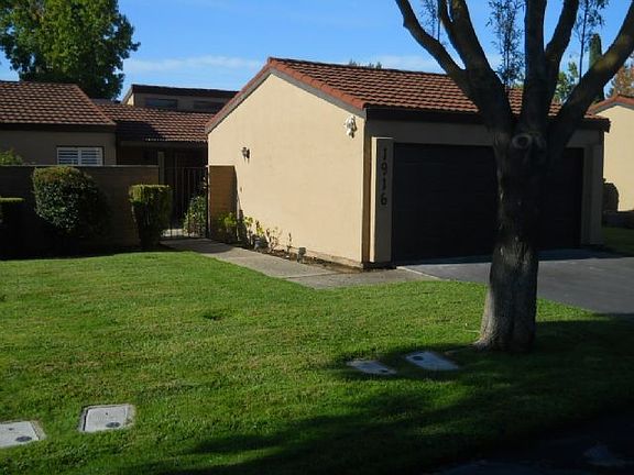 2nd image of 1916 Venetian Dr