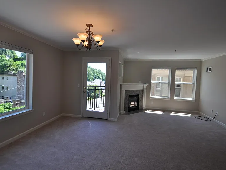1417 Queen Anne Ave N #305 — Photo 11