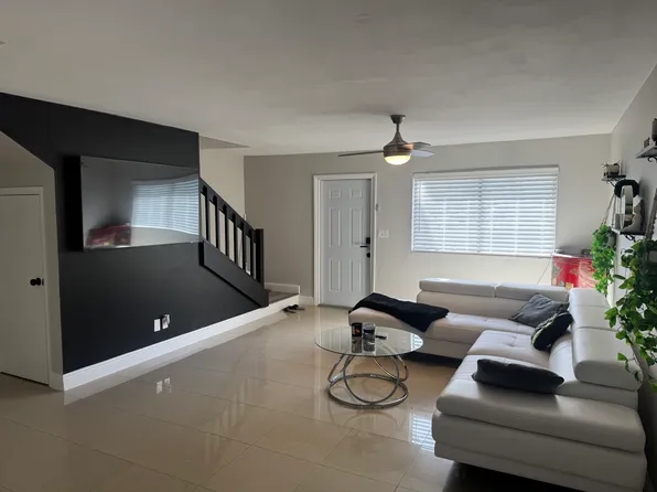 6104 Channel Dr, Greenacres, FL 33463