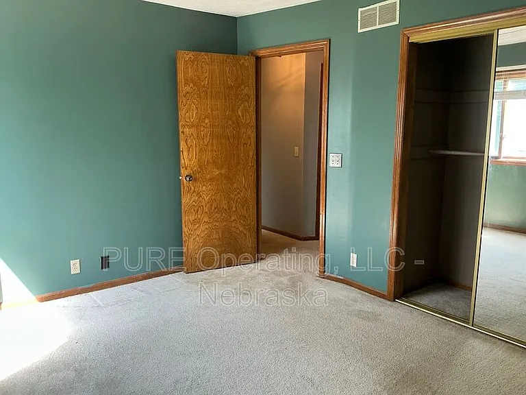 5018 S 163rd St — Photo 29