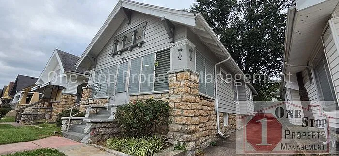 4 bed, 1.5 bath, $1,295 — Photo 2