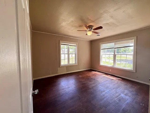 1433 N Garland Ave — Photo 9