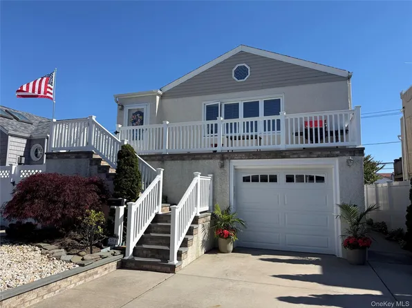 560 W Chester St, Long Beach, NY 11561