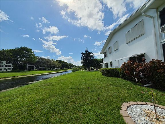4th image of 281 Oakridge Q #281