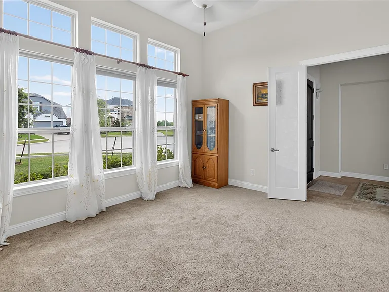 6007 Marsh Lake Ct — Photo 6
