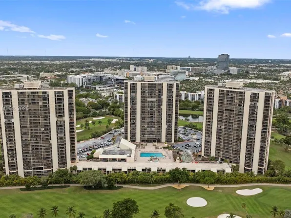 20301 W Country Club Dr #Penthouse 25, Miami, FL 33180