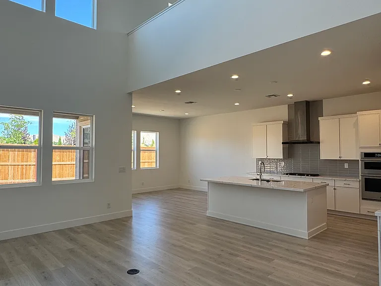 7523 Nautilus Ct — Photo 4