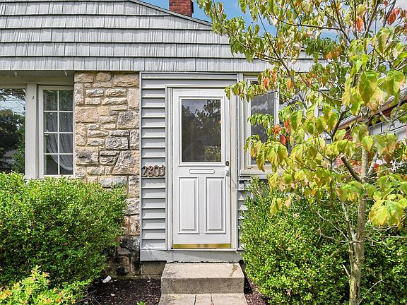 2nd image of 2803 Kensington Pl W
