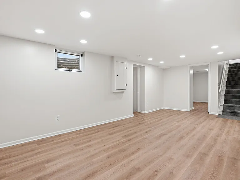 8954 York Rd — Photo 23