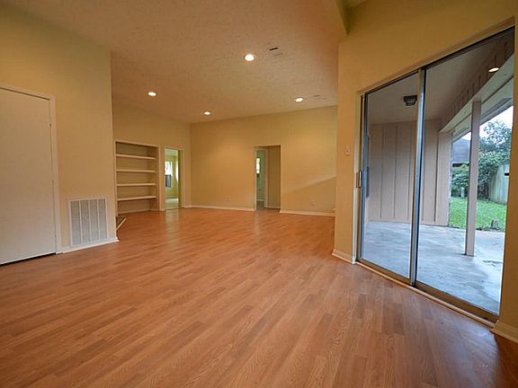 5th image of 22615 Blair Manor Ln